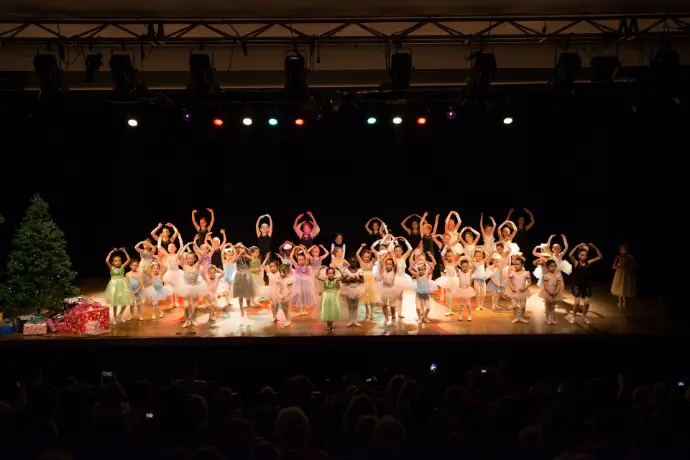 Final d'un spectacle de danse classique de la compagnie Prélude