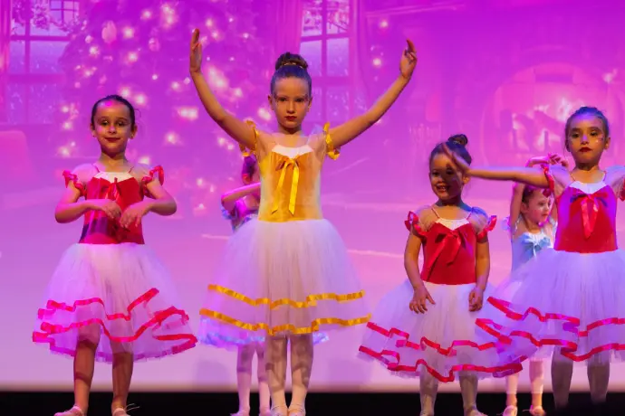 Danseuses de la compagnie Prélude au Pré Saint Gervais